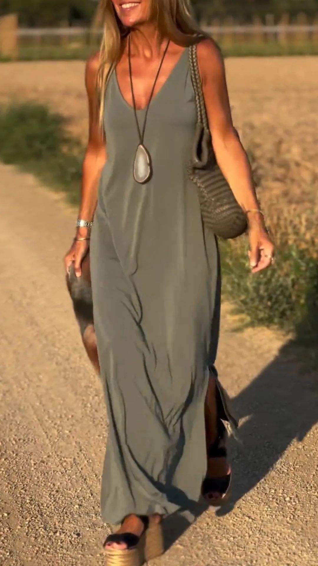 Robe à bretelles en V sexy tendance pour femmes