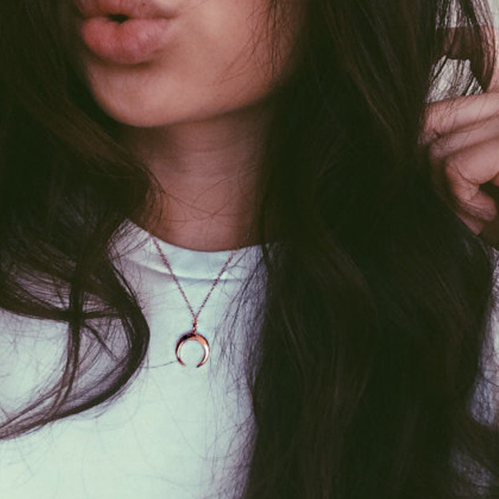 Collier pendentif lune et croissant