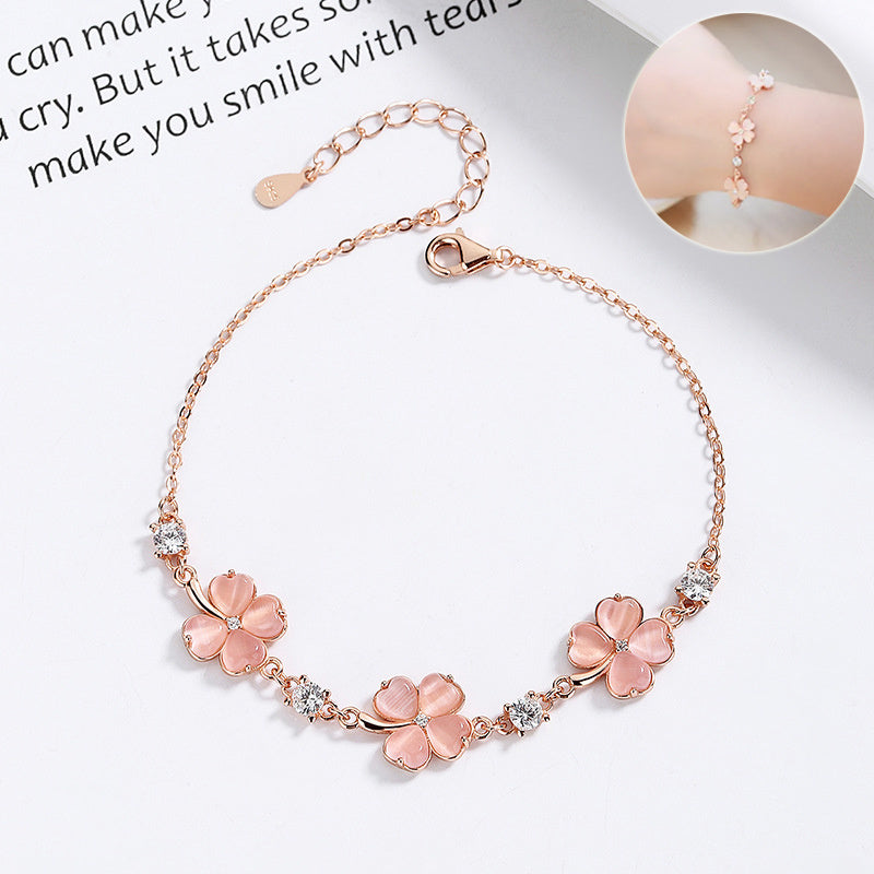 Bracelet en or rose avec pierres précieuses et cristaux
