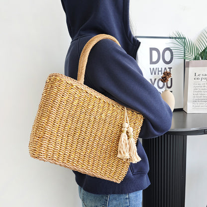 Sac Tressé à Main avec Anse en Rotin – Élégance Dorée